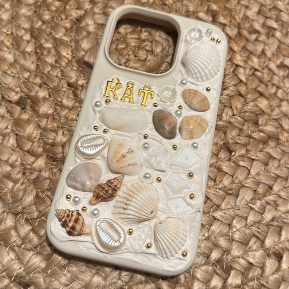 Custom made seashell phone case - Picture 2 of 3